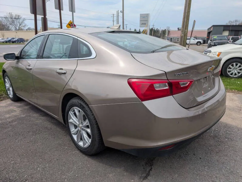 
								2024 Chevrolet Malibu LT full									